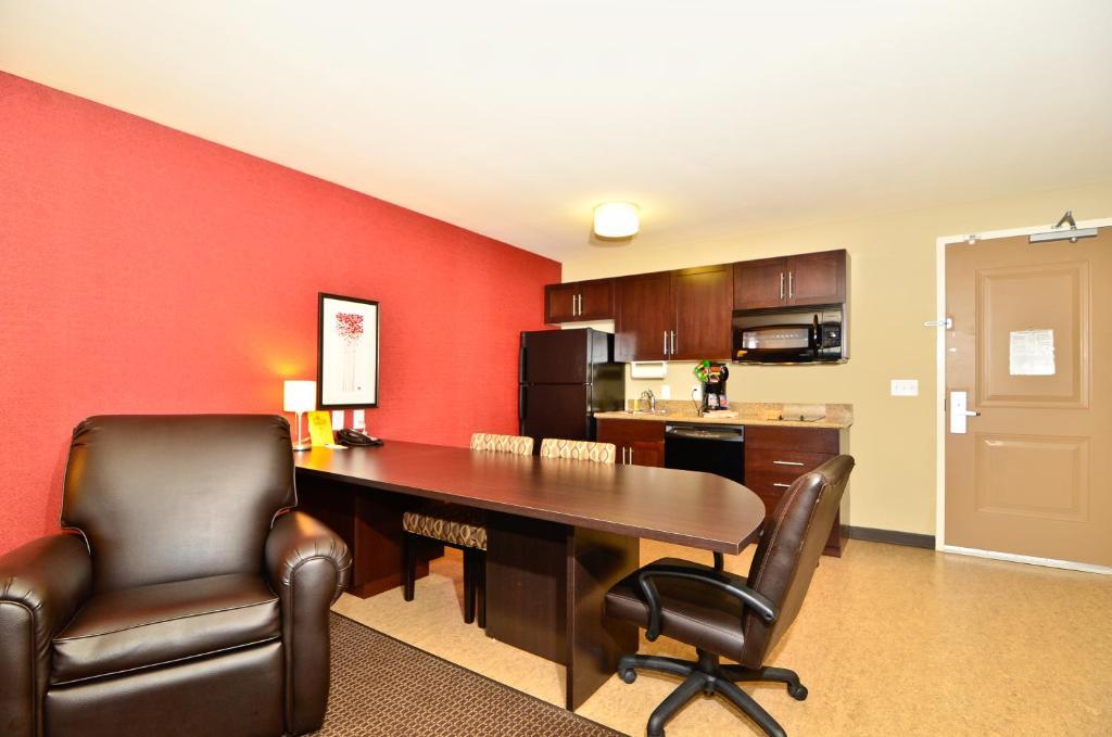 Hawthorn Suites By Wyndham ווילסטון חדר תמונה